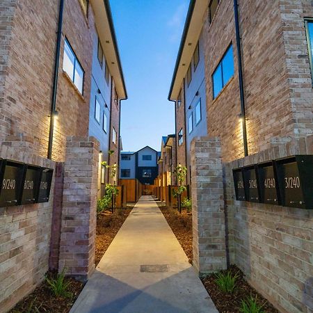 Christchurch Entertainment Hub 2 Bed 2 Bath W Carpark Exteriör bild